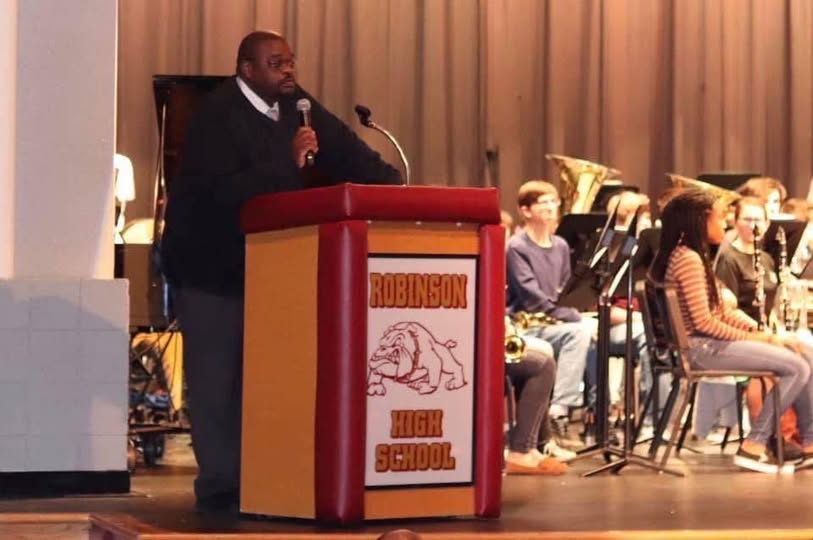 Read more about the article Stacey Douglas Concord,NC Obituary:Jay M. Robinson High School Principal